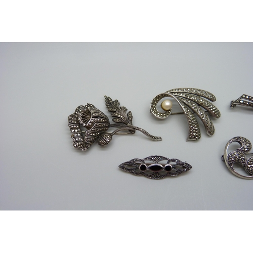 7107 - Five silver and marcasite brooches