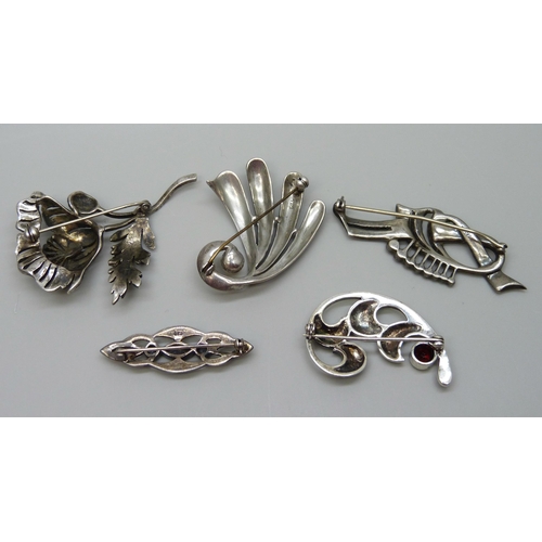 7107 - Five silver and marcasite brooches