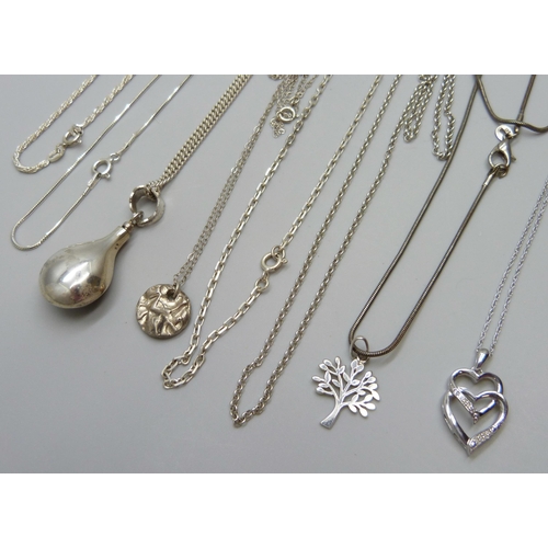 7121 - Silver necklaces, bracelets, pendants and earrings, 41g