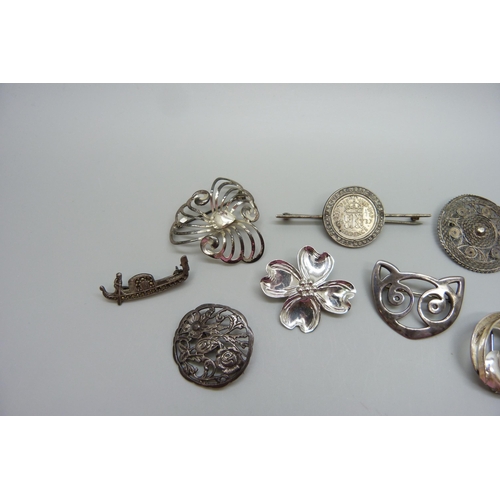 7155 - A collection of silver brooches, (two a/f, pin/hook)