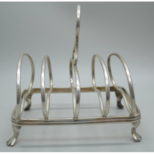 7335 - A silver toast rack, 107g