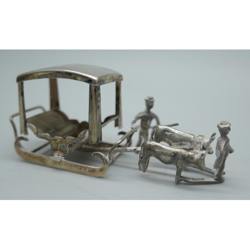 7341 - A miniature silver model of a sleigh, Portuguese control marks