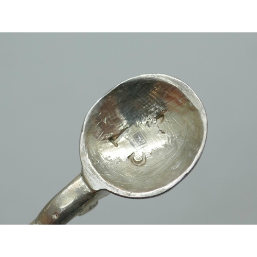 7344 - A pair of Georgian silver sugar nips