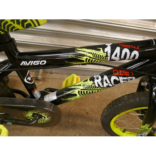 5119 - A childs Avigo Dirt Racer Free Style 1400 BMX style bike - with stabilisers