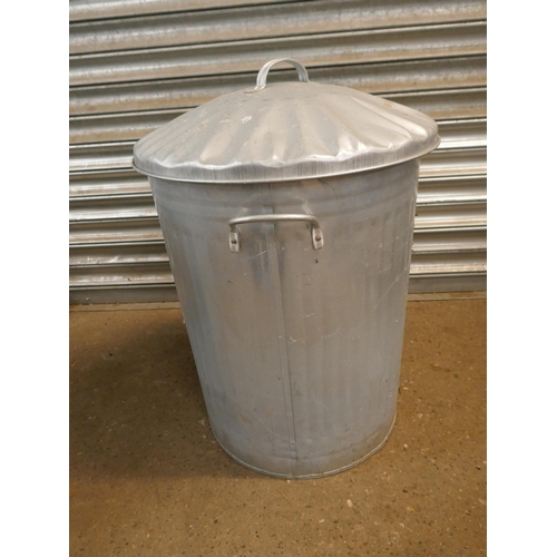 5123 - 5 galvanised steel bins with lids