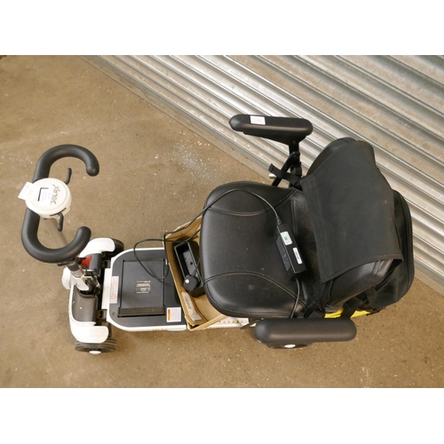 5124 - A Solax 52061 lightweight folding mobility scooter with charger - damaged battery