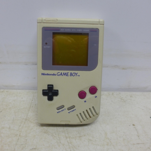 5070 - An original 1989 DMG-01 Nintendo Game Boy handheld games console in original box with Tetris game an... 