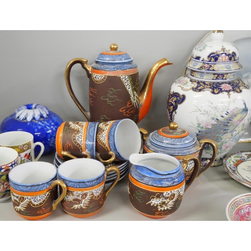 2232 - A box of oriental teawares and other porcelain **PLEASE NOTE THIS LOT IS NOT ELIGIBLE FOR IN-HOUSE P... 