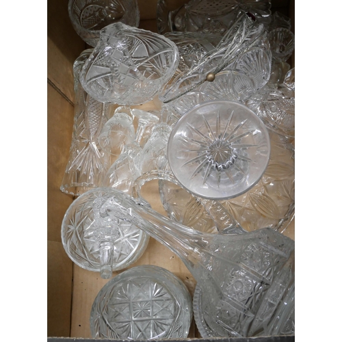 2263 - Three boxes of glass including Polish **PLEASE NOTE THIS LOT IS NOT ELIGIBLE FOR IN-HOUSE POSTING AN... 