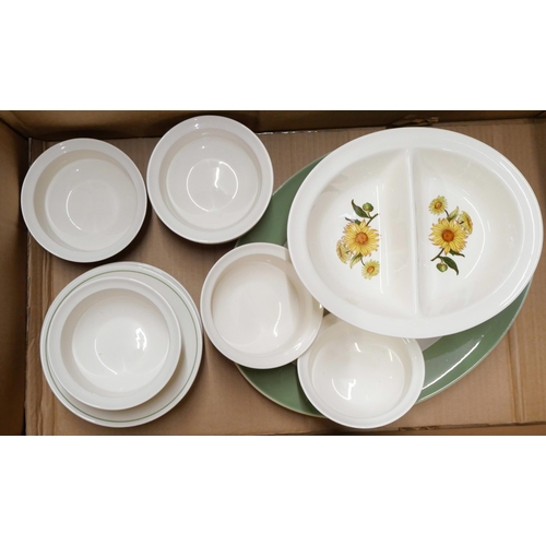 2274 - Wedgwood of Etruria Sunflower dinner wares **PLEASE NOTE THIS LOT IS NOT ELIGIBLE FOR IN-HOUSE POSTI... 