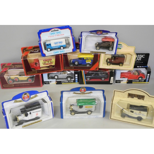 2285 - A collection of boxed model vehicles (27), Matchbox and Lledo