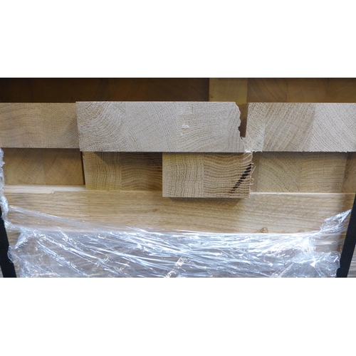 4081 - SOLID OAK PIECES  Original RRP £2640.00 + vat* This lot is subject to vat