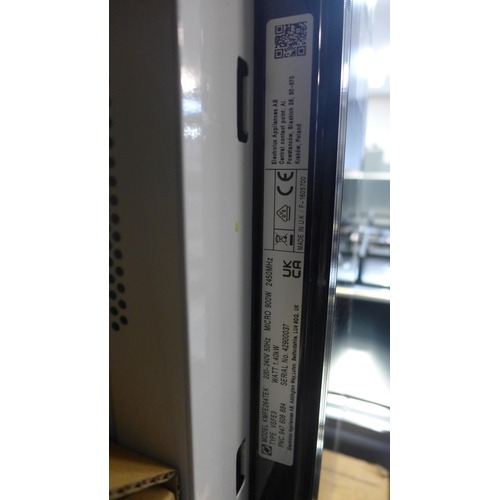 4122 - Electrolux Microwave Oven *This lot is subject to VAT