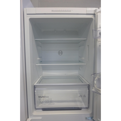 4022 - Bosch Fridge/Freezer 50/50 Echo Airflow *This lot is subject to VAT