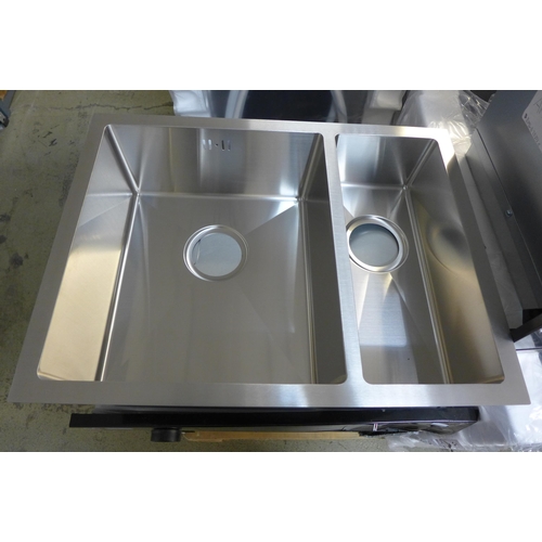 4195 - Stainless Steel Bowl 1.5 *This lot is subject to VAT