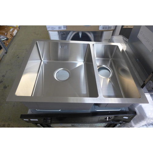 4195 - Stainless Steel Bowl 1.5 *This lot is subject to VAT