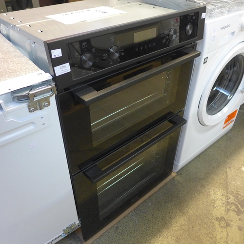 4216 - Zanussi Series 40 AirFry Built In Electric Double Oven  *This lot is subject to VAT