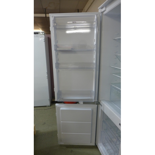 4235 - AEG Integrated 70/30 Fridge Freezer (Frost Free), Original RRP £832.50 + vat * This lot is subject t... 