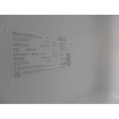 4235 - AEG Integrated 70/30 Fridge Freezer (Frost Free), Original RRP £832.50 + vat * This lot is subject t... 