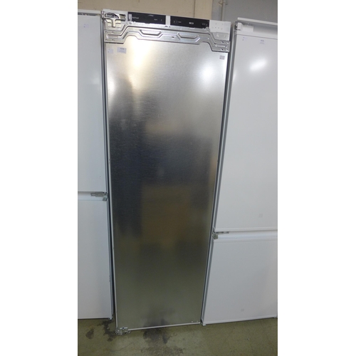 4236 - Bosch Series 6 Integrated In Column Frost Free Tower Freezer * This lot is subject to VAT