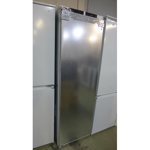 4236 - Bosch Series 6 Integrated In Column Frost Free Tower Freezer * This lot is subject to VAT