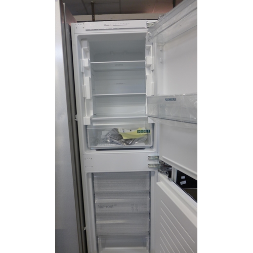 4245 - AEG Integrated 70/30 Fridge Freezer (Frost Free), Original RRP £832.50 + vat * This lot is subject t... 