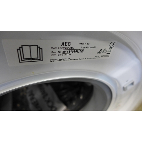 4250 - AEG Washer / Dryer 9Kg    - This lot requires a UK adapter  *This lot is subject to Vat