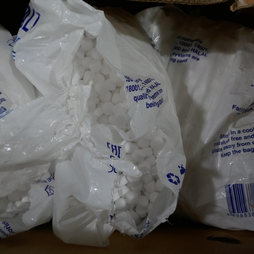 6475 - Large quantity of Tablet Salt  (341-286,293-305) *This lot is subject to Vat