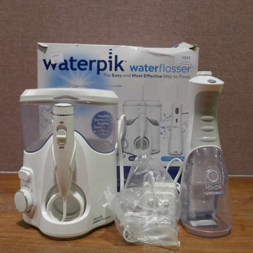 6043 - Waterpik Water Flosser - model no -  Wp150/Wp470Uk   (348-327) *This lot is subject to Vat