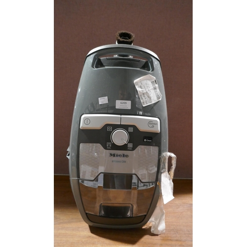 6209 - Miele Blizzard Cx1 Power vacuum cleaners - This lot requires a UK adapter (342-311) *This lot is sub... 