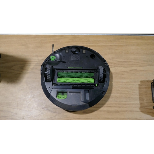 6005 - Irobot Roomba Robot Vacuum Cleaner and charging dock  - This lot requires a UK adapter (342-409) *Th... 