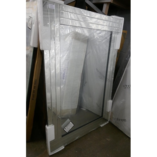 3142 - A bevelled frame mirror, 120cm x 80cm