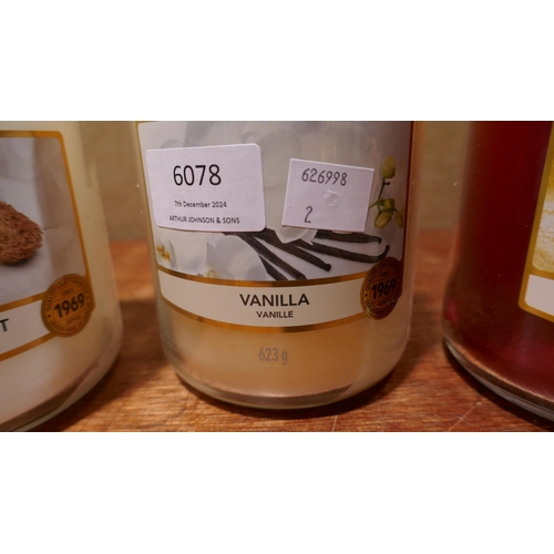 6078 - Three Yankee Candles - Soft Blanket/Vanilla/Sparkling Cinnamon  (342-2) *This lot is subject to Vat