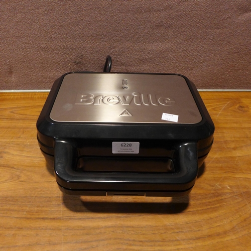 6228 - Breville 3In1 Snack Maker - This lot requires a UK adapter (342-234) *This lot is subject to Vat