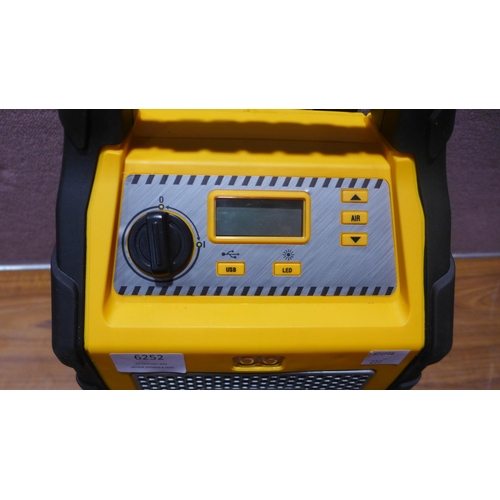 6252 - Cat Jump Starter 1200 Amp  (342-277) *This lot is subject to Vat