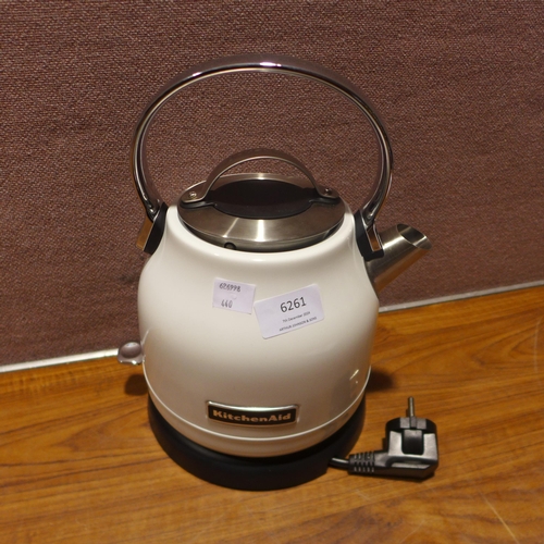 6261 - Kitchenaid Classic Kettle and Kitchenaid Hand Blender - This lot requires a UK adapter (342-440,460)... 