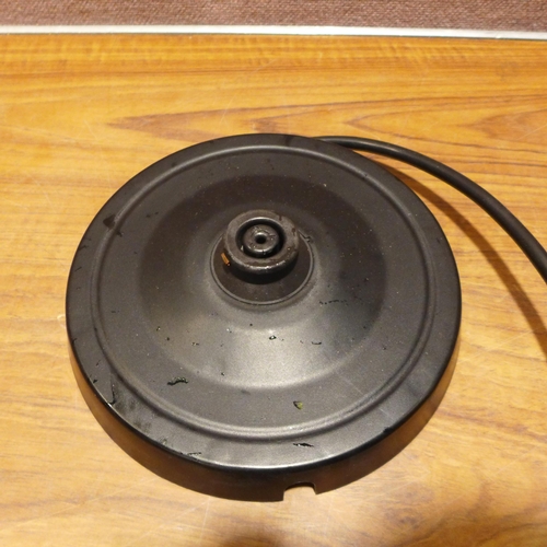 6284 - Delonghi Kettle  - This lot requires a UK adapter (342-9) *This lot is subject to Vat