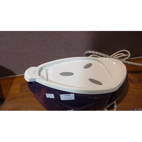 6306 - Philips Perfect care Iron  - This lot requires a UK adapter (342-346) *This lot is subject to Vat