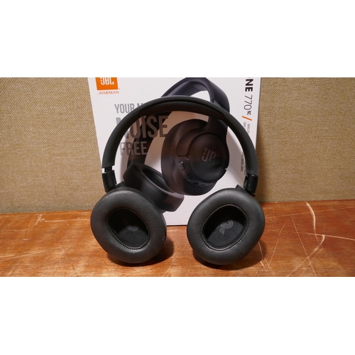 6124 - JBL Tune 770 Black Headphones (348-72) *This lot is subject to Vat