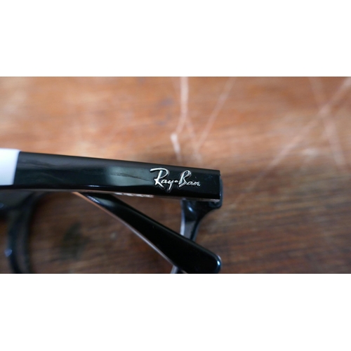 6134a - Rayban Rb 1531 3529 and Prada Ps 50Lv 489101 glasses   (342-336,483) *This lot is subject to Vat