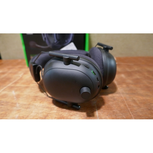 6137 - Razer Kraken Gaming Headset with box  (342-402) *This lot is subject to Vat