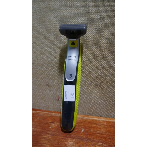 6147 - Philips One Blade Shaver  - This lot requires a UK adapter (342-358) *This lot is subject to Vat