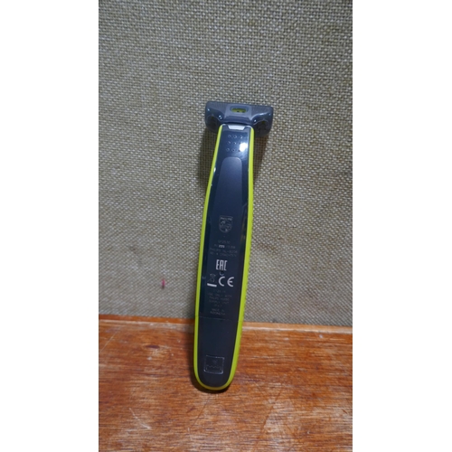 6147 - Philips One Blade Shaver  - This lot requires a UK adapter (342-358) *This lot is subject to Vat