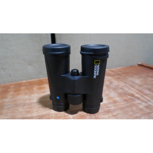 6165 - National Geographic Waterproof Binoculars   (348-369) *This lot is subject to Vat