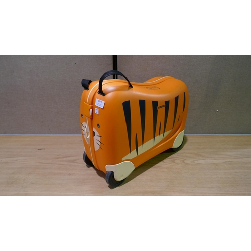 6377 - American Tourister Ride On Kids Suitcase  (348-362) *This lot is subject to Vat