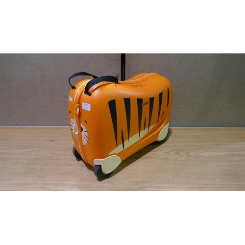 6379 - American Tourister Ride On Kids Suitcase  (348-360) *This lot is subject to Vat