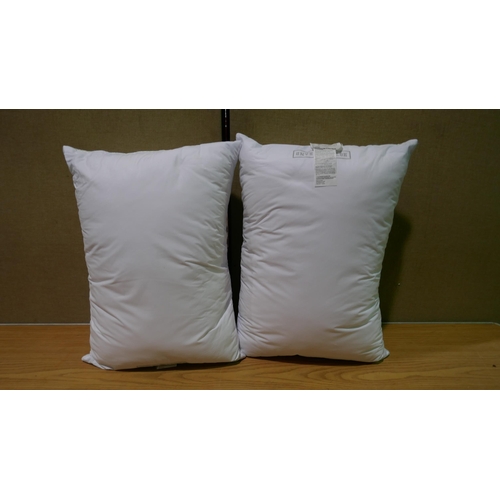 6388 - Hotel Grand Summer/Winter Pillows (348-179) *This lot is subject to Vat