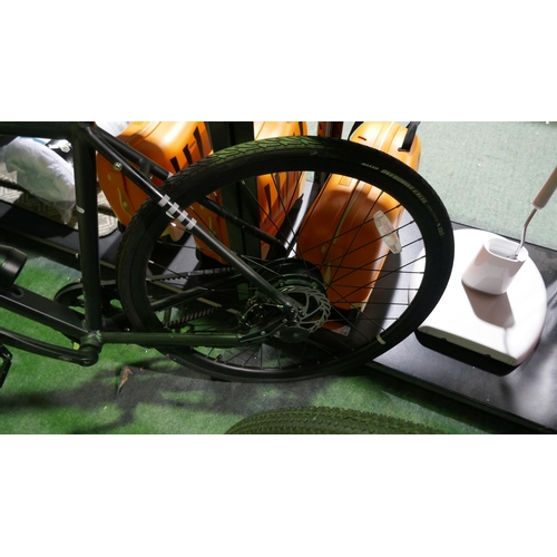 6419 - Pure Flux One E-Bike  - This lot requires a UK adapter (342-519) *This lot is subject to Vat