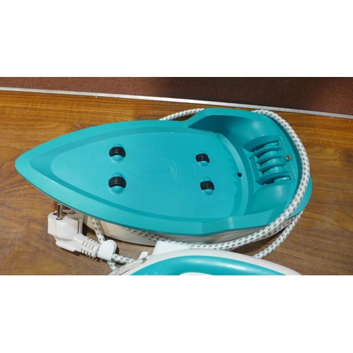 6347 - Tefal Cordless Steam Iron - This lot requires a UK adapter (342-325) *This lot is subject to Vat