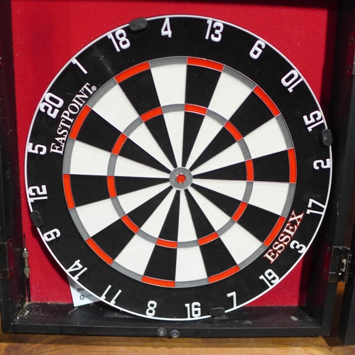 6362 - Essex Bristle Dartboard In Case   (342-330) *This lot is subject to Vat